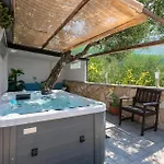 One-bedroom With Sea View In Casa vacanze
