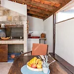 One-bedroom With Sea View In Casa vacanze *