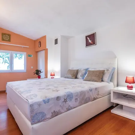 بيت للعطل One-bedroom With Sea View In